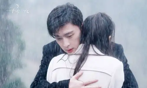 一千零一夜新剧照上线迪丽热巴邓伦上演雨中相拥
