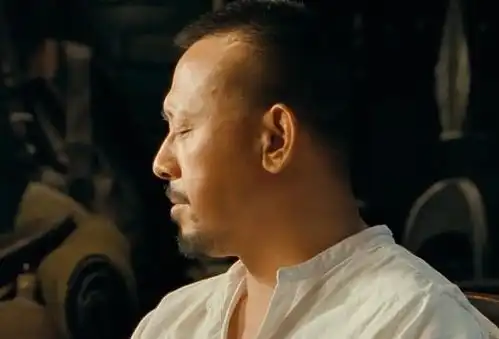 让子弹飞张麻子绑黄四郎时,老三带了十二个人,为何后来没出现