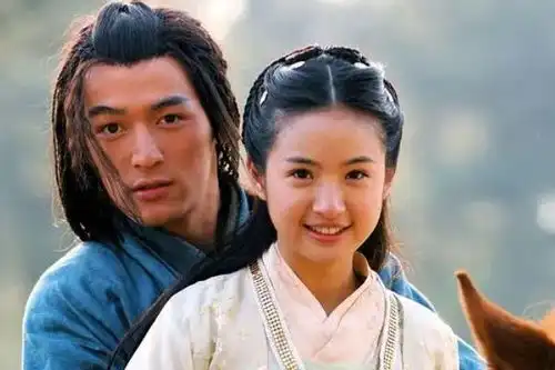 射雕英雄传中,黄蓉的年龄成谜金庸她比郭靖大30岁
