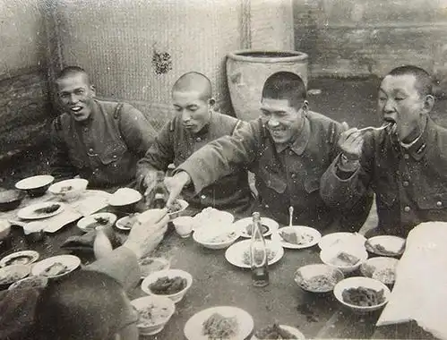 为啥日本士兵白刃战厉害看看侵华日军的伙食保障,你就知道了
