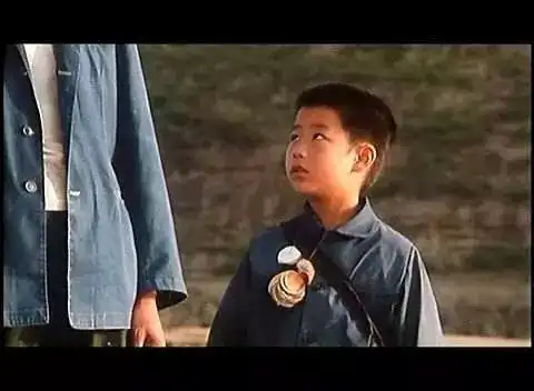 放牛班影视鉴赏背起爸爸上学,担当从不分年龄