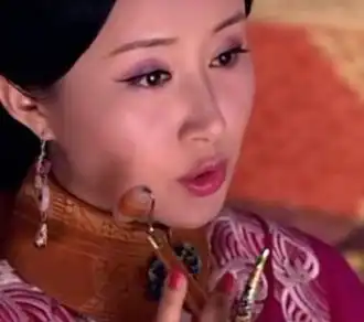 看到宫锁珠帘穿帮镜头曝光,联想到化妆师们必须做到完美
