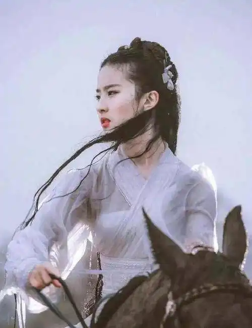 刘亦菲搭档陈晓,这才是最配的神雕侠侣,你们觉得呢
