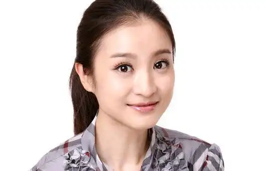 还记得家有儿女的明明姐吗出道16年感情成谜,如今真美
