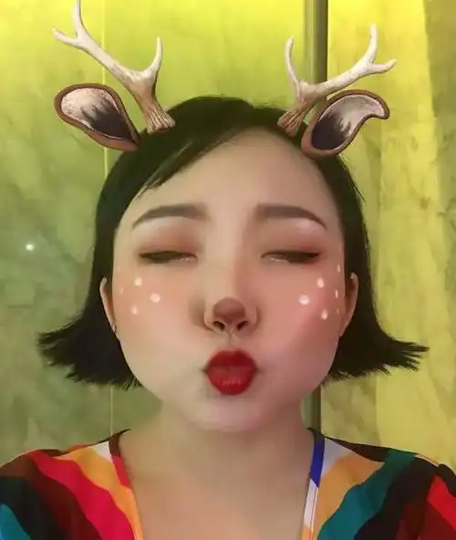 网红胖妞辣目洋子,为何124斤却受人喜爱

