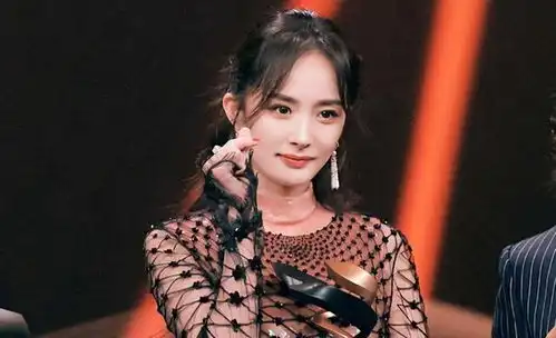 走下坡路的人气女星,刘诗诗唐嫣郑爽上榜,有三位已经无戏可拍
