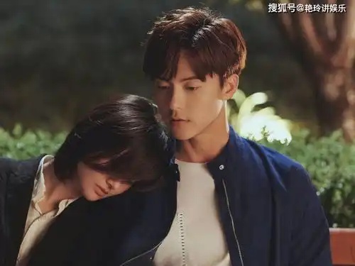 同样的都是郭敬明的作品小时代和悲伤逆流成河有何相似
