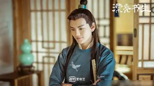 漂亮书生将播,鞠婧祎女装新造型惊艳,毕雯珺成全剧颜值担当
