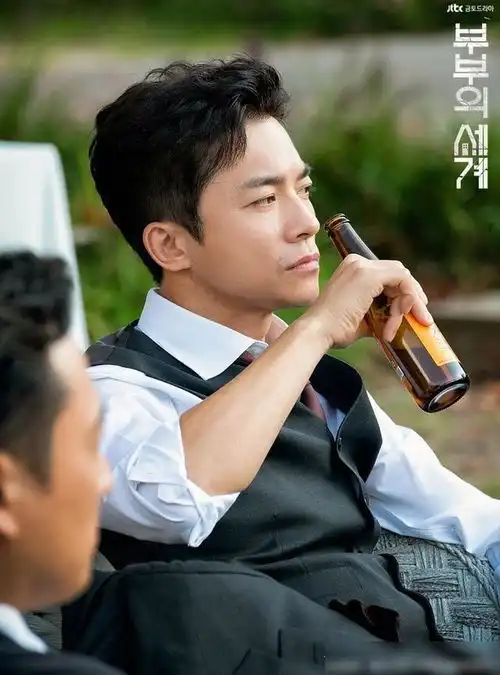 演员夫妻的爱的迫降和演员金永敏接连推出两部优秀作品
