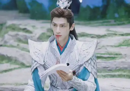 长月烬明罗云熙热搜第一,冥夜造型超帅,白鹿新衣服也好美
