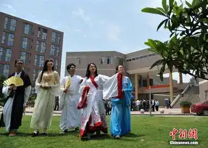 中国科大举行花开半夏古装游园活动
