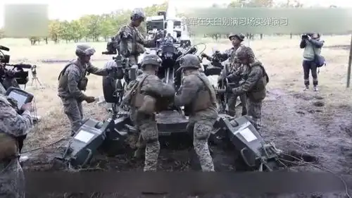 日本防卫政策调整乌士兵头戴日本自卫队头盔照片曝光
