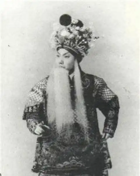 第一女老生王佩瑜怒辞铁饭碗只为发扬京剧,却被批到处捞金