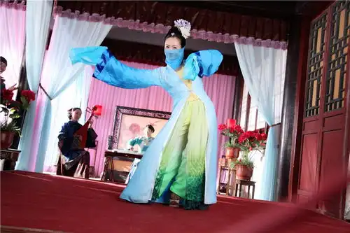 宫锁连城杨蓉展舞技变身河东狮