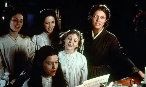 女人主动跟你要这几样东西,潜台词就是我喜欢你,别不懂
