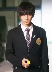 娱乐圈校服男神,选择一个做你的初恋,你会选谁
