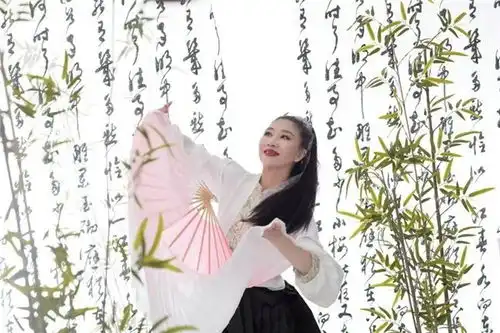 中国歌舞编导夏冰剧照竹扇书清风