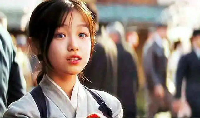 艺伎回忆录,少女拥有灰蓝色眼眸,一跃成为最红艺伎
