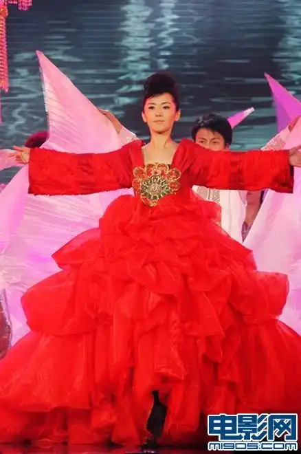 车永莉化身光影仙子首映大典歌舞齐上阵