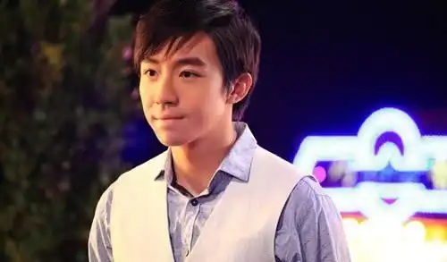 一场大火夺走了他所有,三度烧伤中逆境重生,如今事业爱情双丰收