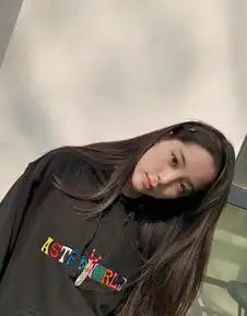 撩衣服头像欧阳娜娜