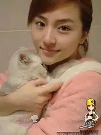 谢霆锋俩小三李美熙夏馨雨惊艳床照比拼组图
