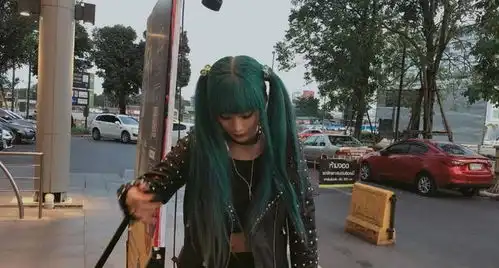 有种整容叫唐人街kiko卸妆,看到素颜照后,网友这不是阿娇