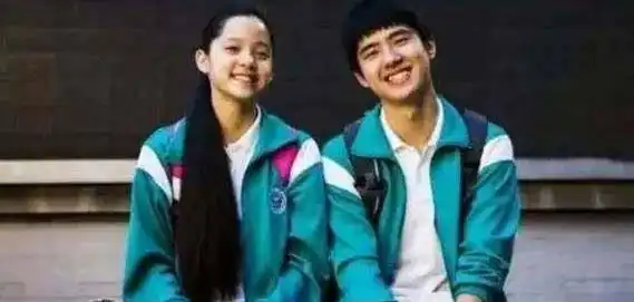 别再吐槽中国校服丑了,这些青春剧告诉我们颜值高穿麻袋都好看