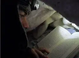 美大学生蜗居生活住货车还贷获硕士学位
