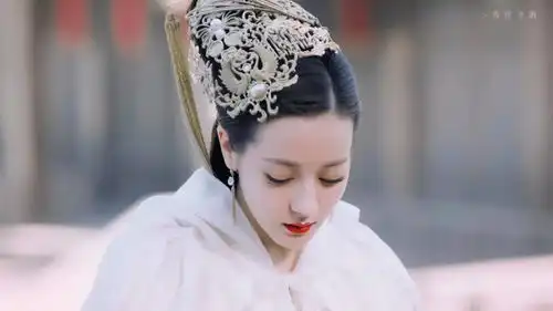 三生三世枕上书凤九大婚造型曝光,一家三口泛舟湖上,网友圆满了
