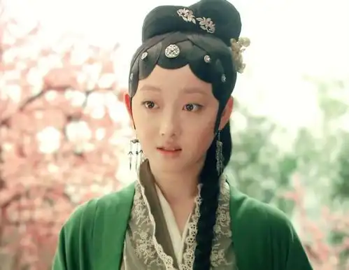 蒋梦婕10年前风光无限,如今穿短裙录节目,谢娜让她坐地上
