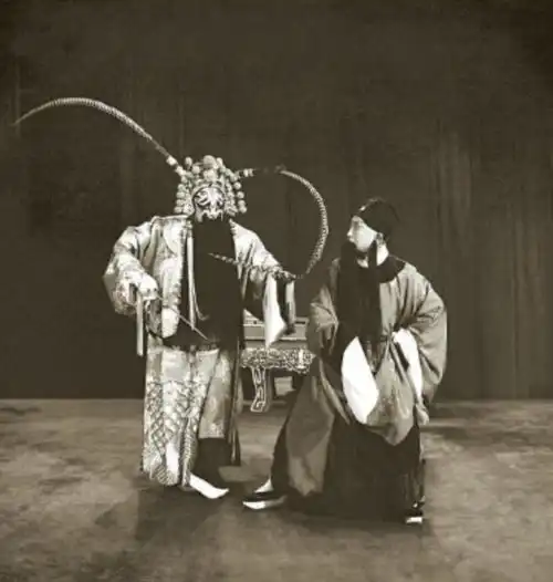 京剧大师马连良两婚共育11个子女,他去世只有2个弟子敢送葬