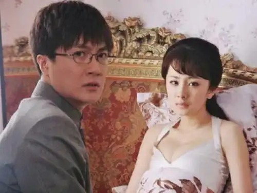 杨幂8年前电视剧新京城四少,服装造型完美凸显她优势,绝了