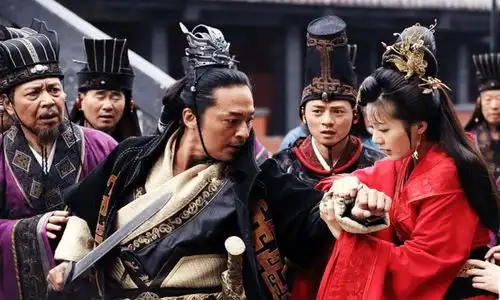 皇帝给公主夹了半条鱼,公主却因此羞愤自杀,死后上万人为她殉葬