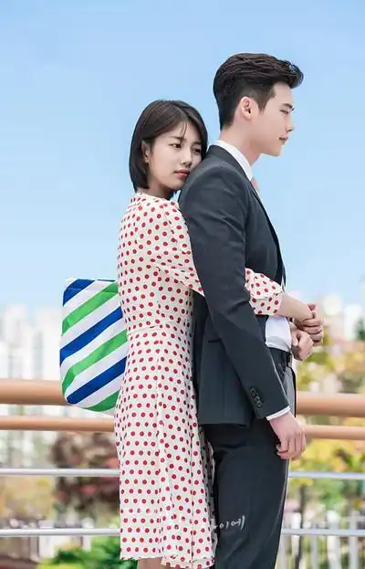 童颜腹肌微笑杀当你沉睡时丁海寅pk长腿欧巴李钟硕
