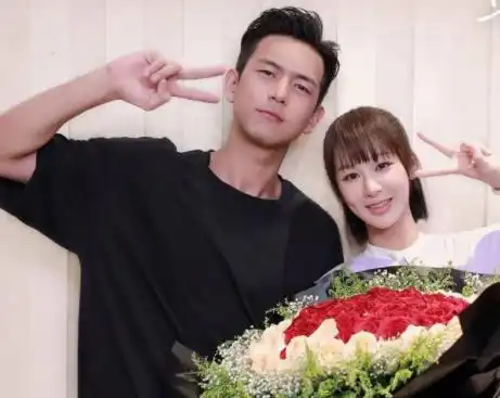 从热播剧亲爱的,热爱的看女追男现象

