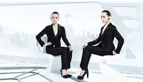 助力达沃斯乔治白时尚职业装风采尽显