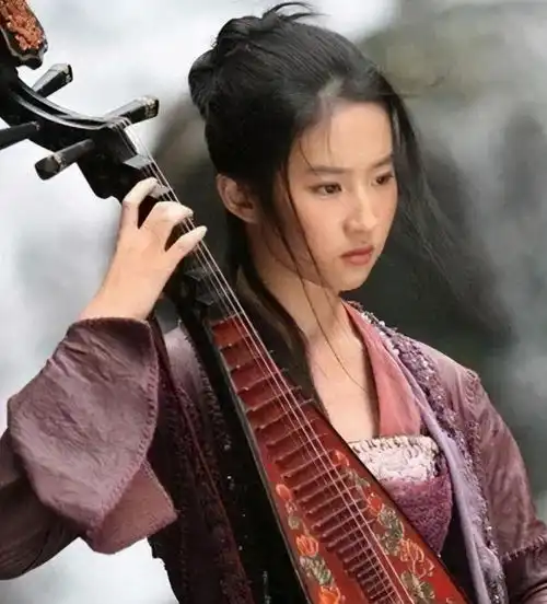从小龙女到花木兰,刘亦菲的美丽成长和蜕变
