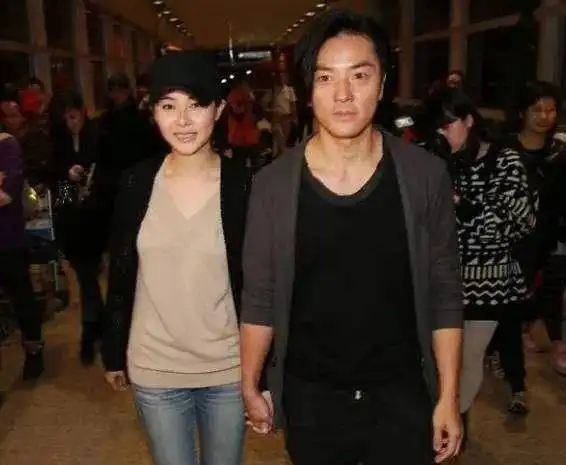 古惑仔5兄弟的老婆最漂亮的不是应采儿,大哥终究是大哥啊
