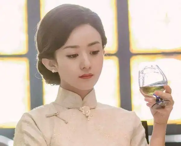 赵丽颖的实力究竟如何552亿播放量登腾讯主演电视剧播放量第一
