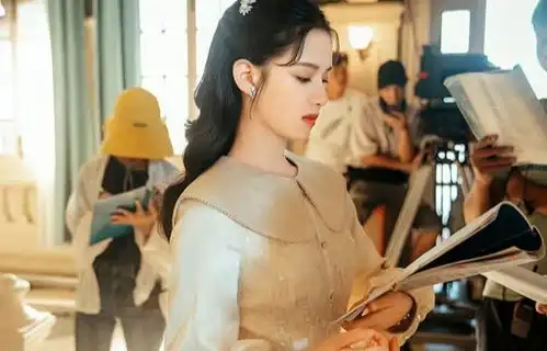 一见倾心未播就引发热议,演员阵容都是高颜值,与以往剧情有所差别