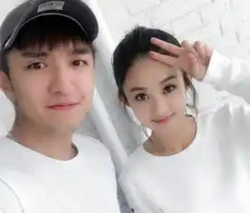 倾城时光最近路透照,赵丽颖造型美如画,金瀚西装大长腿帅呆
