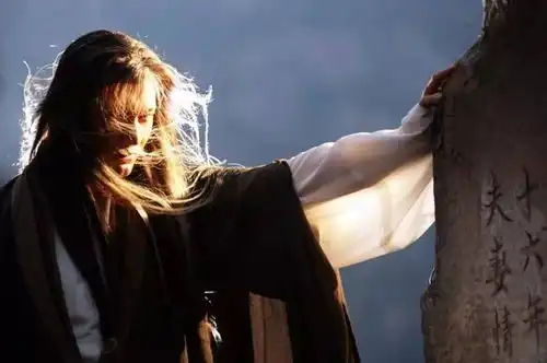 杨过后期自创神功,能赢有两百年内力的虚竹吗答案在打狗棒法中