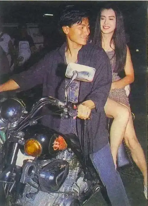 惊艳时光的合影刘德华与莫妮卡贝鲁奇,梦露与肯尼迪,赫本与伊丽莎白泰勒