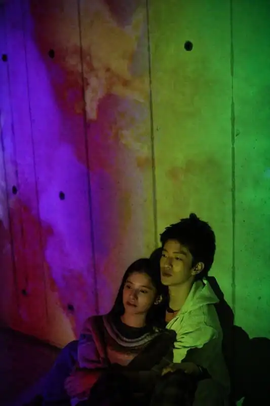 电影我要我们在一起公布主题曲mv,莫文蔚歌声感动陈国富