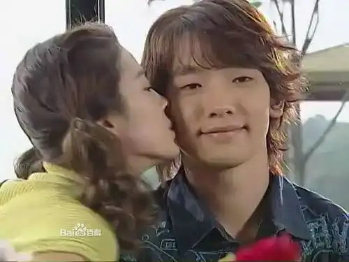 浪漫满屋高清剧照,宋慧乔郑智薰合照
