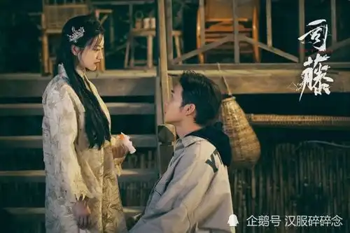 司藤景甜的国风造型美翻了今年的旗袍和汉元素是要大火啊
