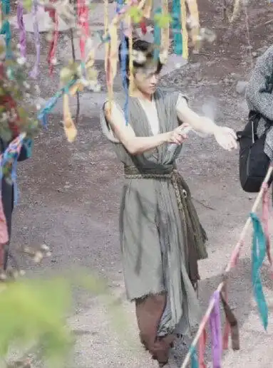 斗破苍穹2开拍,何洛洛炎帝路透照曝光,暴露其真实演技