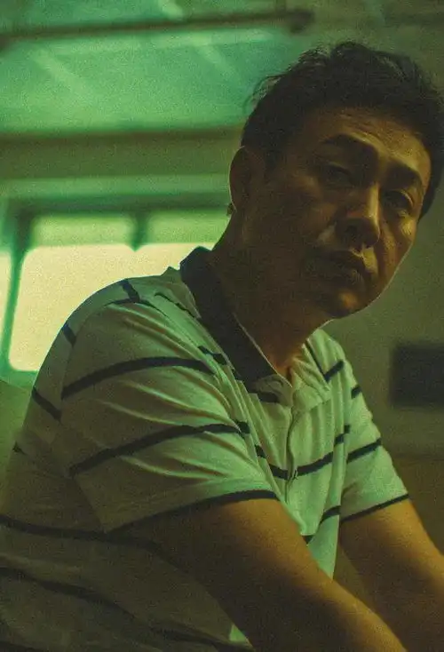 张颂文凭隐秘的角落蹿红曾自曝买不起房