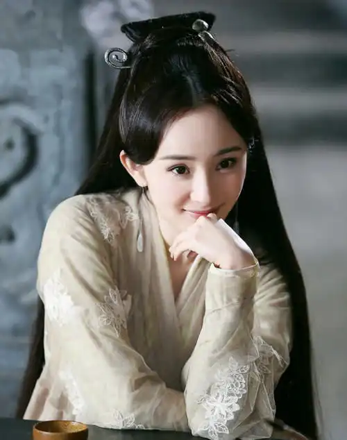 杨幂新剧暴风眼正式开播,网友直呼不好看